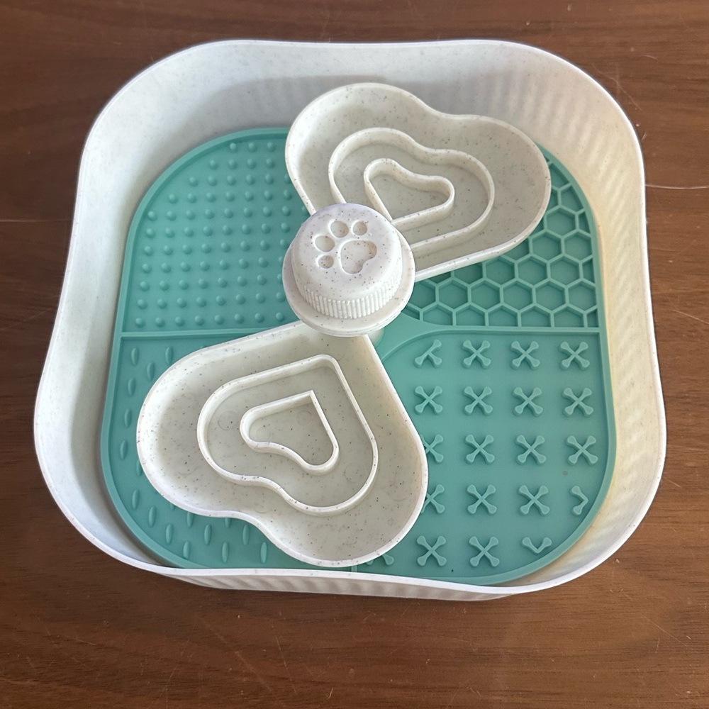 Pet Slow Feeder Bowl with Heart Design